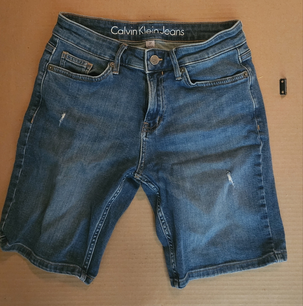 Retro \ Vintage - Calvin Klein Shorts | Longer Thigh Length | Denim | SIZE 27